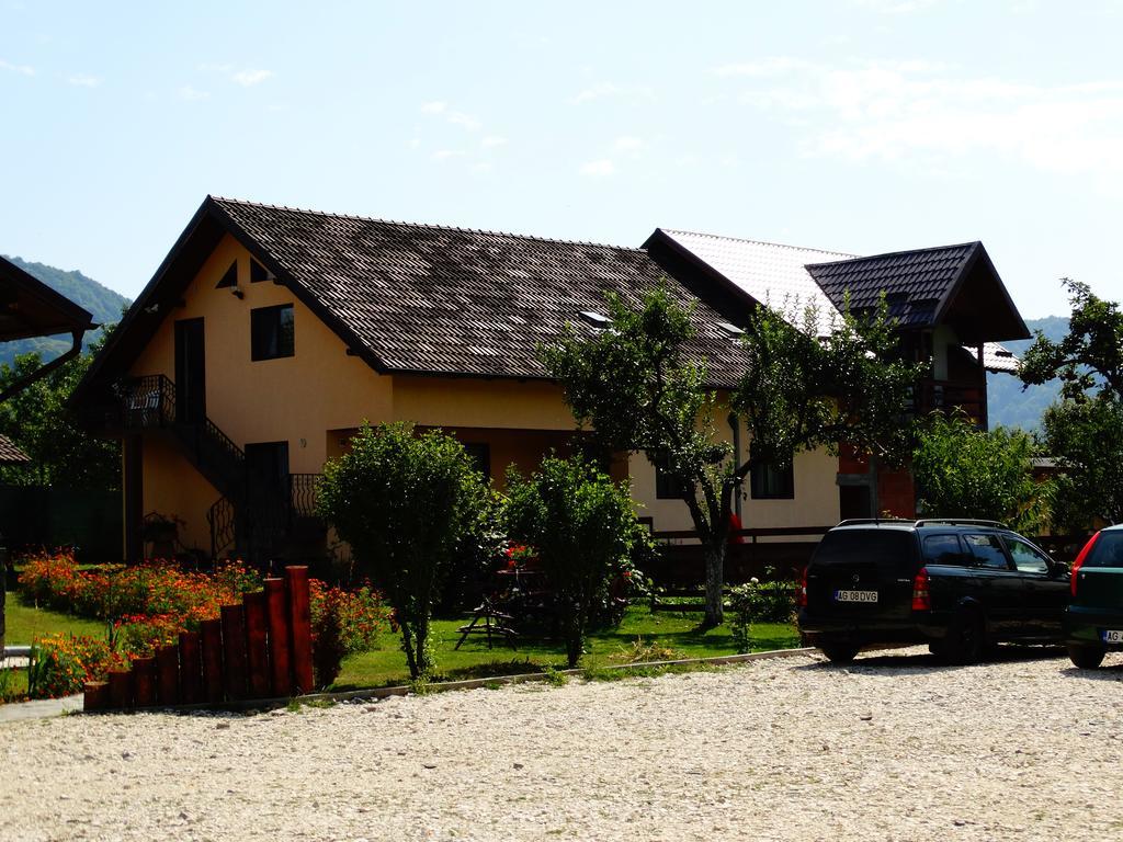 Pensiunea Casa Maria Hotel Corbeni Exterior photo